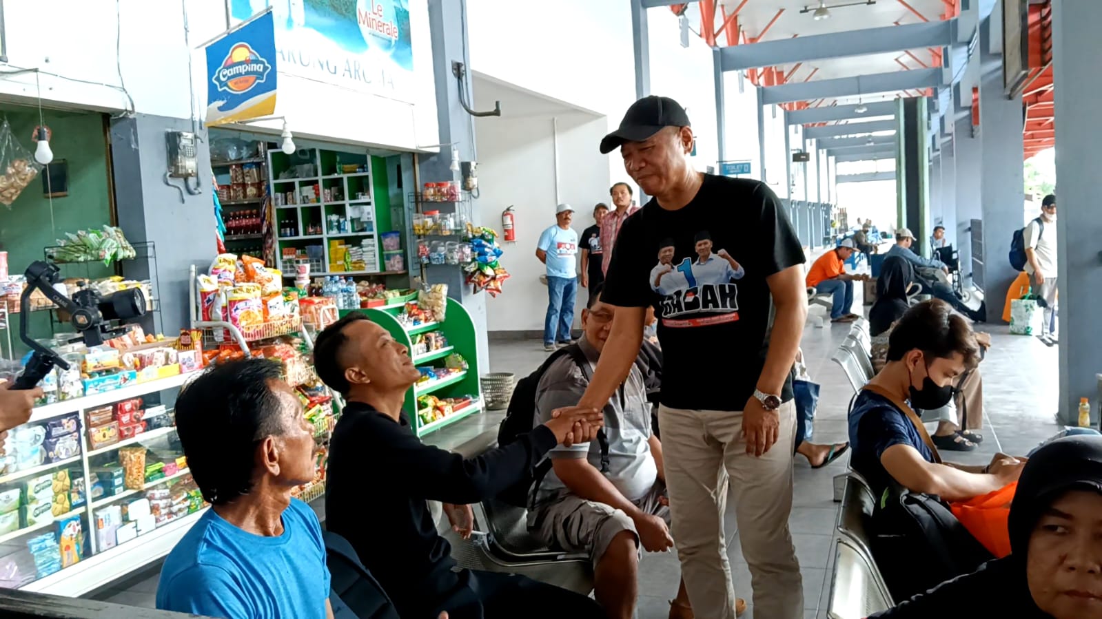 Ini Harapannya: Paslon Bupati dan Wakil Bupati Tulungagung Blusukan di Terminal Bus Gayatri Tulungagung.