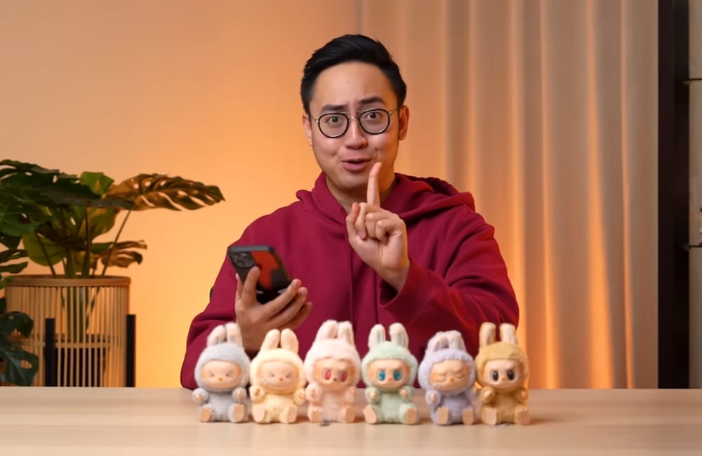 Unboxing boneka labubu