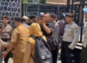 Ratusan Masyarakat Gruduk DPRD Trenggalek, Tuntutan Perbaikan Jalan Plumpit Sepanjang 3 Kilometer