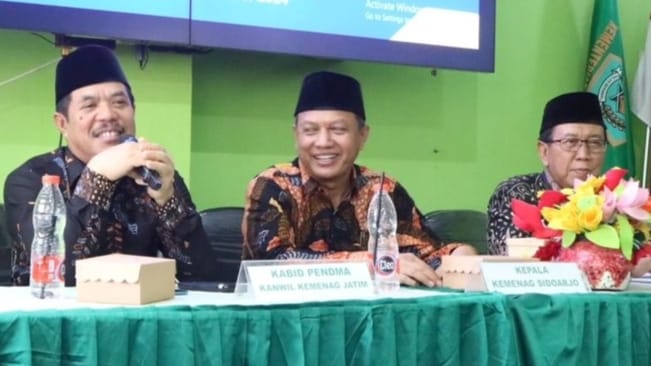 Kantor Kementrian Agama (Kankemenag) Sidoarjo menggelar Pembinaan Guru dan Karyawan yang diadakan di MTsN 3 Sidoarjo.