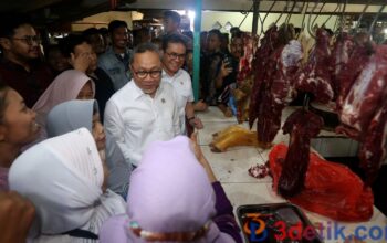 Menko Pangan bersama Mendag RI Tinjau Pasar Dukuh Kupang Surabaya