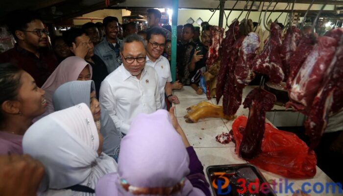 Menko Pangan bersama Mendag RI Tinjau Pasar Dukuh Kupang Surabaya