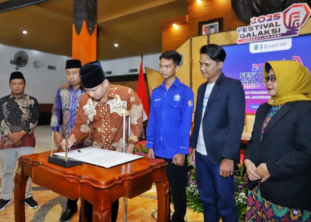 Bupati Trenggalek Mochamad Nur Arifin saat membuka Festival Galaksi di Pendapa Manggala Praja Nugraha.