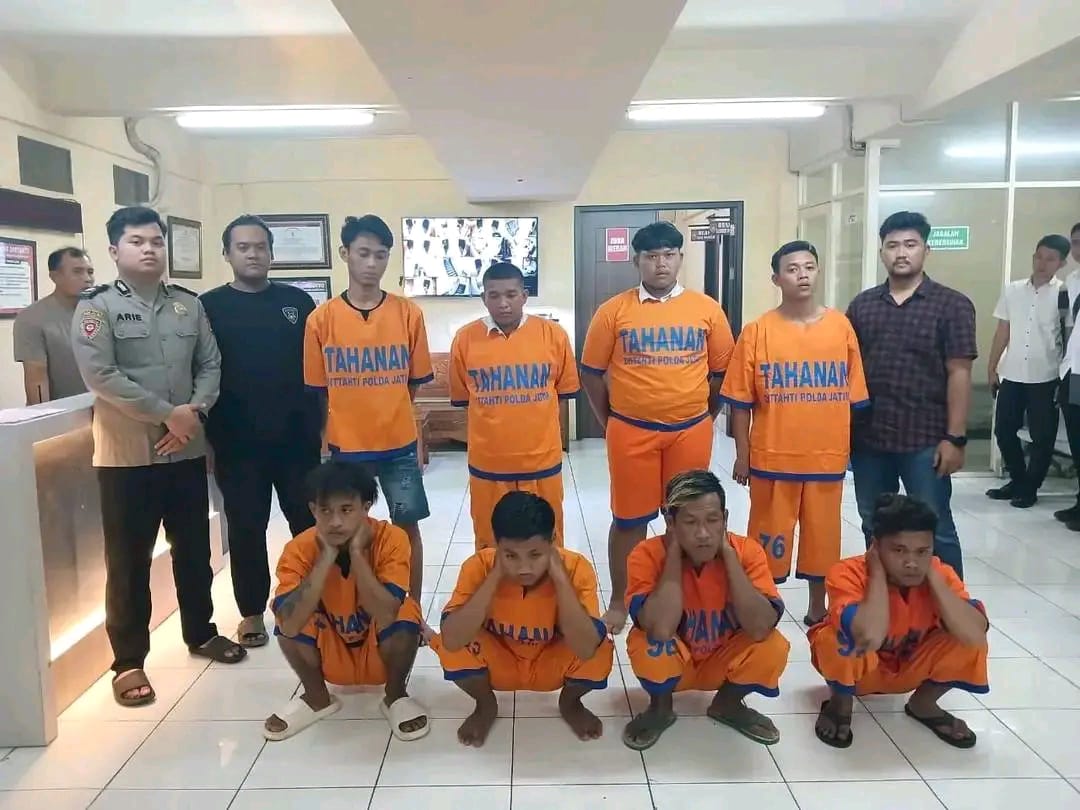 Buntut pengerusakan Markas Kepolisian Sektor (Polsek) Watulimo, 8 Orang Diglandang di Polda Jatim.