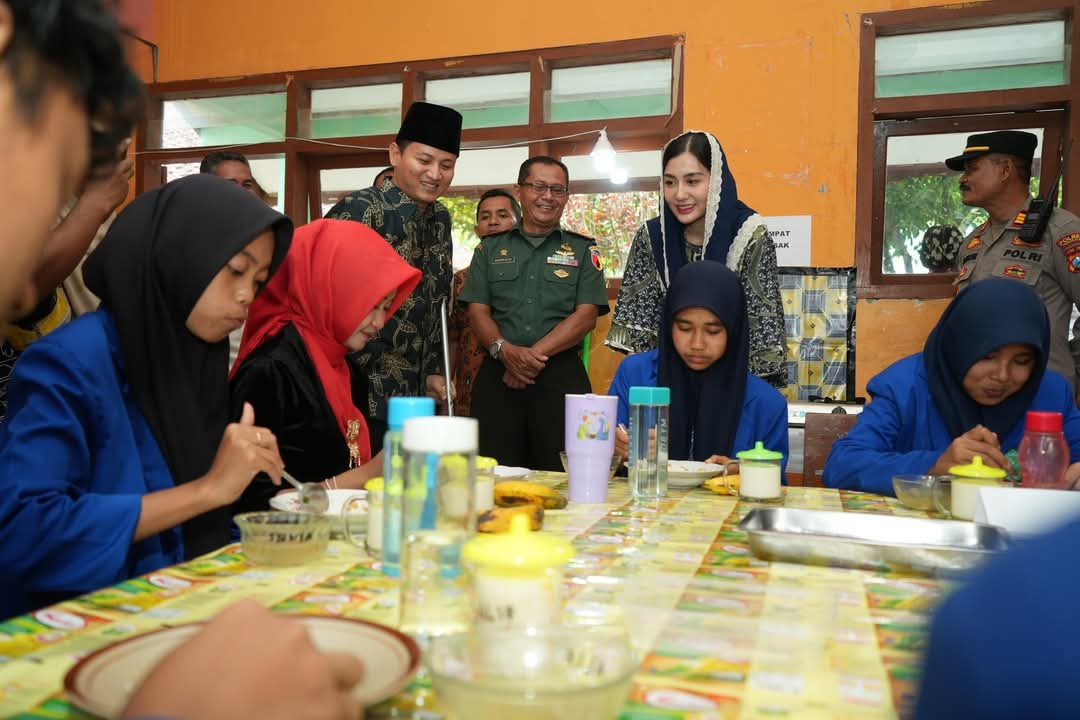 Pemkab Trenggalek ujicoba makan gratis program prioritas Presiden RI Makanan Bergizi Gratis.