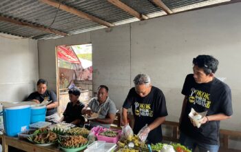 Relawan pokok ora mbahe adakan tasyakuran buceng kuat.