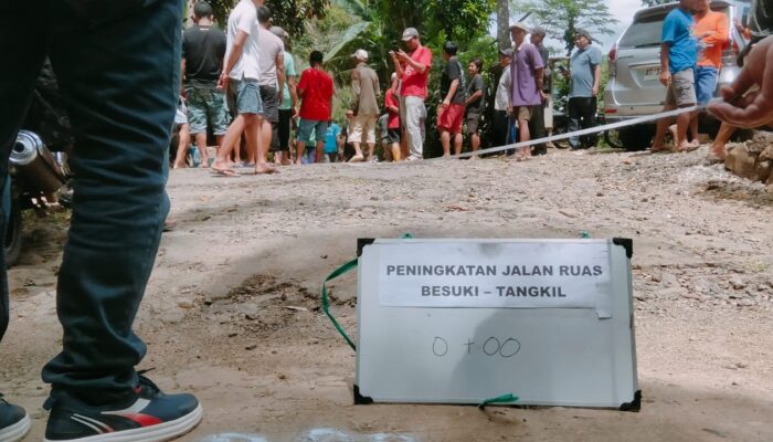 Musyawarah rencana pembangunan (musrenbang) tingkat kecamatan, Warga Desa Depok, Kecamatan Panggul protes.