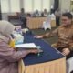 Bupati Kediri Terpilih Hanindhito Himawan Pramana sekaligus Wakilnya Dewi Mariya Ulfa menjalani cek kesehatan di Kantor Kementerian Dalam Negeri.
