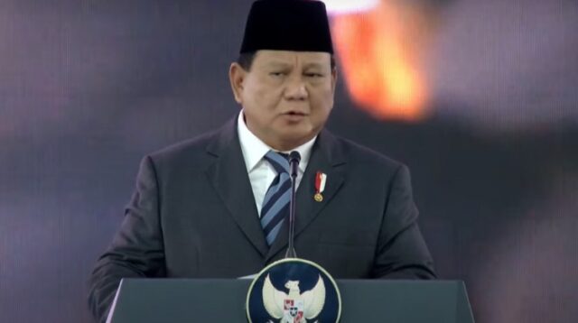 Presiden Republik Indonesia (RI) Prabowo Subianto melantik 961 kepala daerah di Istana Merdeka.