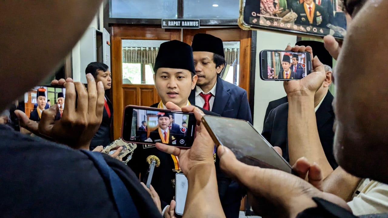 Ketua DPRD, Doding Rahmadi angkat bicara adanya tambahan penghasilan Pegawai (TPP) untuk Pegawai Negeri Sipil (PNS) di Trenggalek.