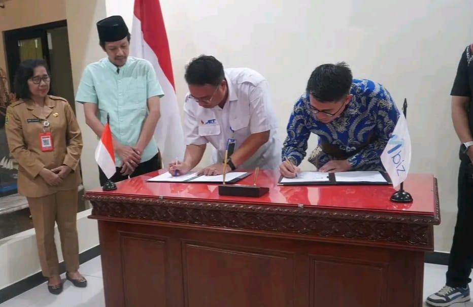 Wabup Trenggalek, Syah Natanegara saksikan penandatanganan nota kerjasama antara PT. Jwalita Energi dan MBizmarket.
