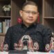 Kadindik Aries Agung Paewai, menegaskan kegiatan wisuda ditiadakan bagi SMA dan SMK hingga melarang tarikan biaya. [3detik.com]