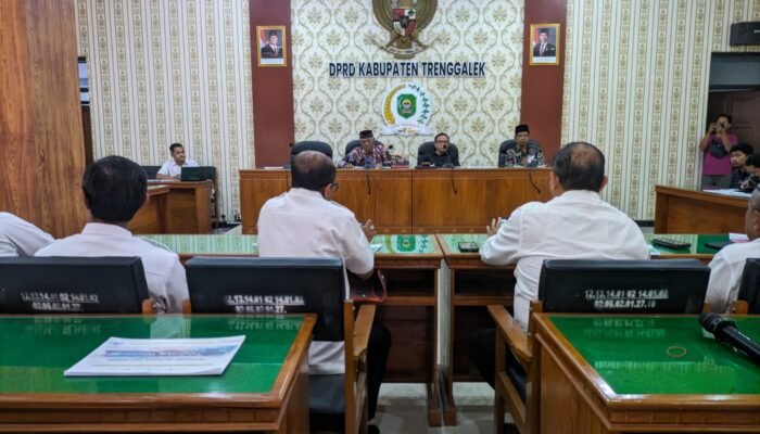 Komisi l DPRD Trenggalek, Pertanyakan Soal SHM di Pantai Konang
