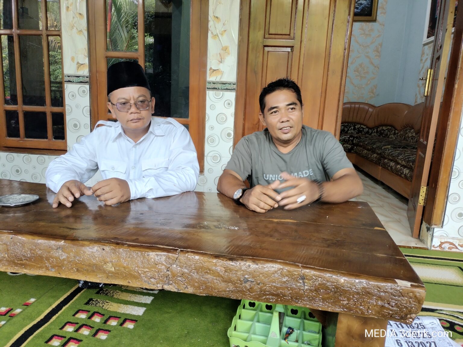 Panitia dan kepala desa berencana merevisi surat pemberitahuan tekait pengadaan Mobil Siaga di Desa Sukowetan, Kecamatan Karangan.