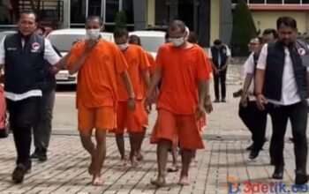 para tersangka diringkus Tim Giri Tangguh Polres Gresik. [3detik.com]