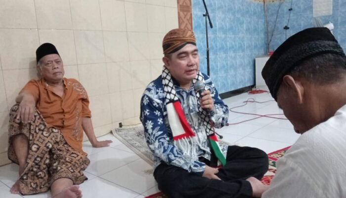 Ahmad Rofiq SH MH antara lawyer dan ustadz