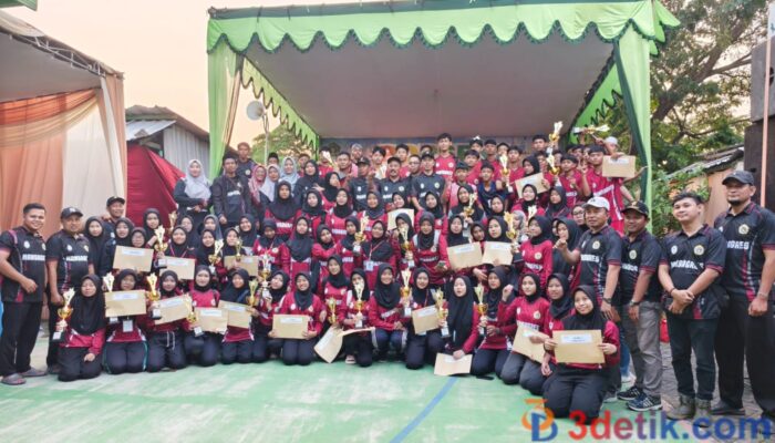 siswa siswi MAN 1 Gresik sambet juara PORSENI 2025. [3detik.com]