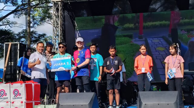 Wakil Bupati Tulungagung, Ahmad Baharudin, SM, secara resmi memberangkatkan ratusan peserta "Wonorejo Run Challenge