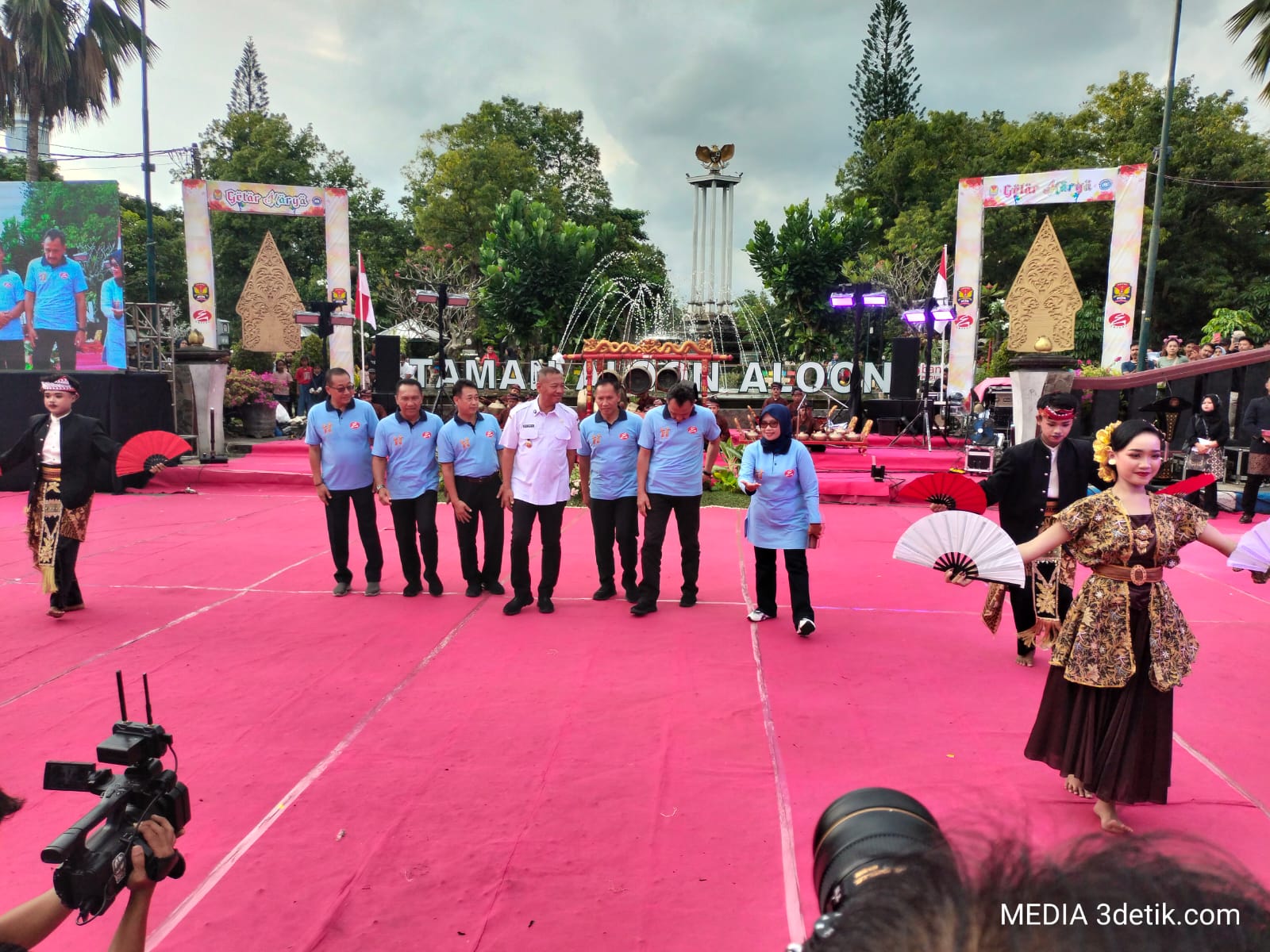 Memperingati hari Pendidikan Nasional, sekaligus hari Tari Internasional, SMP Negeri 2 Tulungagung