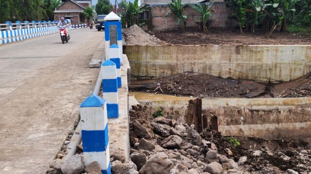 Kontruksi jembatan Mungkung yang di sorot Masyarakat Nganjuk dan APH