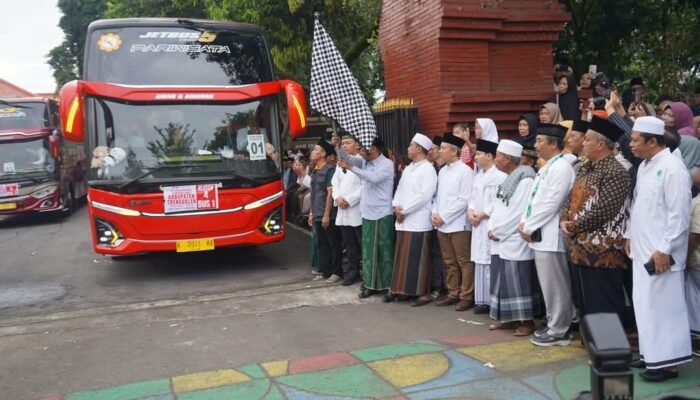 Calon Haji Asal Trenggalek Sebanyak 359 Tahun 2025 Diberangkatkan