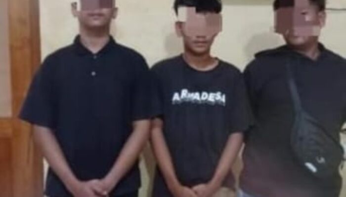 Tiga pelaku pengeroyokan di area angkringan Sedulur, depan Kantor KGP Express, Jalan Panglima Sudirman, Kelurahan Mangundikaran, Kecamatan/Kabupaten Nganjuk