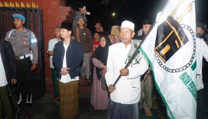 Sebanyak 98 Jamaah Calon Haji (JCH) asal Kabupaten Trenggalek yang tergabung dalam kloter kedua resmi diberangkatkan ke Tanah Suci