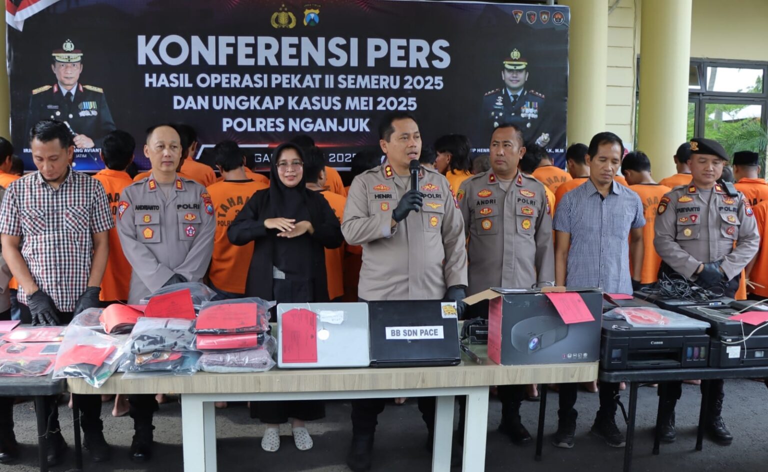 Polres Nganjuk berhasil mengungkap 47 kasus tindak pidana dan mengamankan 63 tersangka dalam dua golongan kegiatan, yakni hasil Operasi Pekat II Semeru 2025