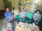 Kepala sekolah SMP 1 Kertosono Murtadji dan sekertaris komite sekolah Abdul Basith