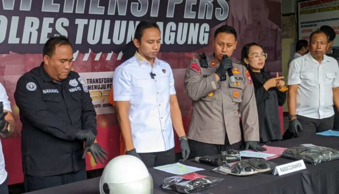 Komplotan Curanmor Ayah dan Anak Tiri Dibekuk Polisi, Video Penangkapan Kedua Pelaku di Tulungagung Viral