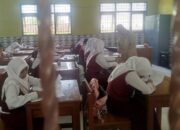 Ujian sekolah tetap bisa dilaksanakan. Kalau ada kondisi darurat seperti banjir, bisa dijadwalkan ujian susulan yang akan dimulai hari Senin