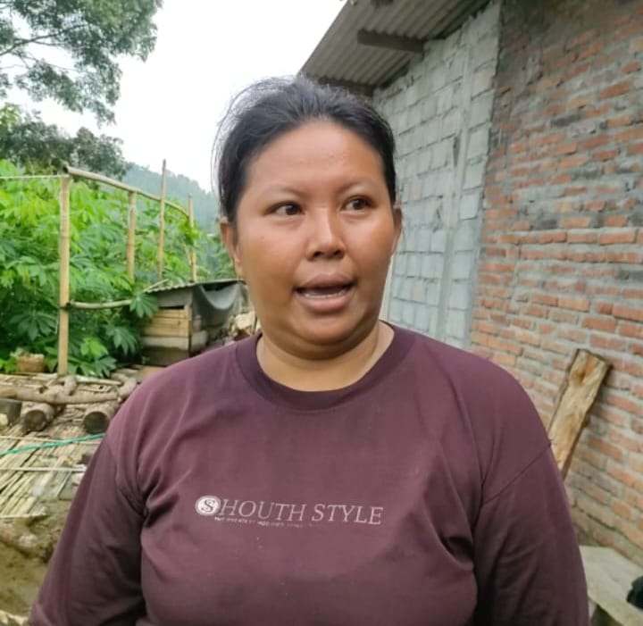 Wiwit Wijayanti, salah satu warga RT 12, Desa Depok, Kecamatan Bendungan