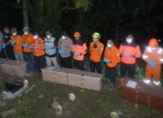 4 jenazah korban bencana tanah longsor di Dusun Kebonagung, Desa Depok, Kecamatan Bendungan, Kabupaten Trenggalek dimakamkan