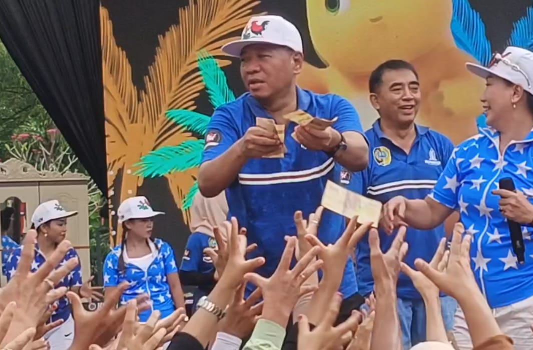 Pesta Rakyat UMKM 2025 bukan sekadar ajang belanja, tetapi juga bukti bahwa semangat gotong royong dan kecintaan terhadap produk lokal