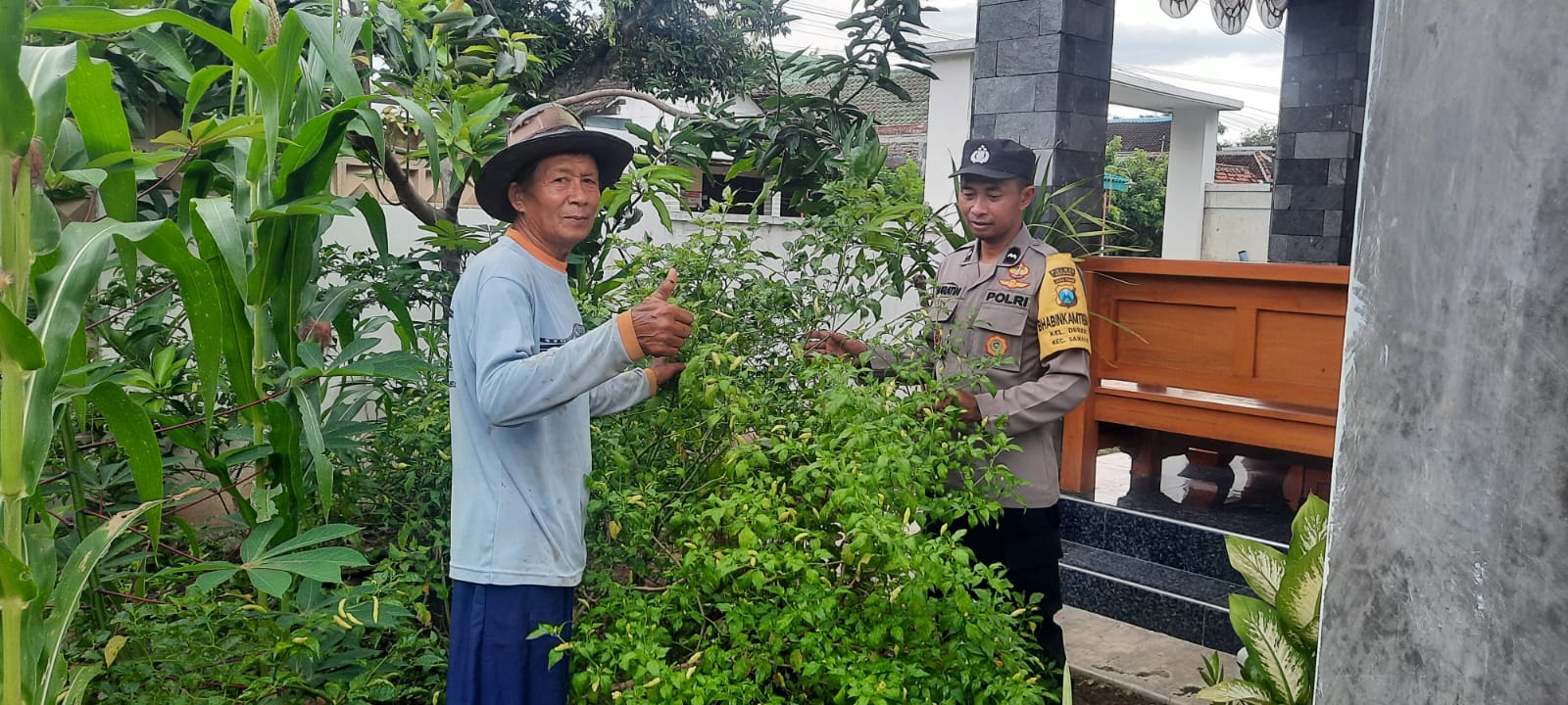 Polres Nganjuk melalui Polsek Sawahan mendorong pemanfaatan lahan pekarangan rumah warga