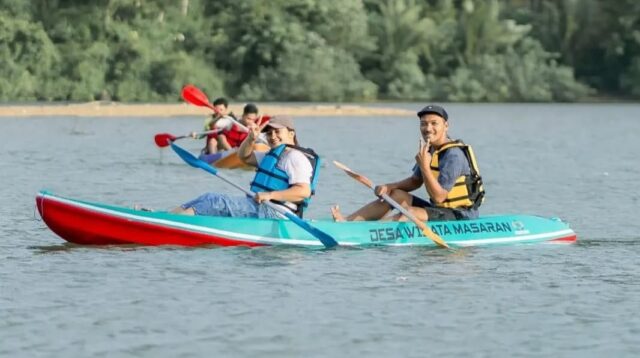 Pantai Blado bukan destinasi mainstream. Bahkan, bisa dibilang ini adalah surga tersembunyi