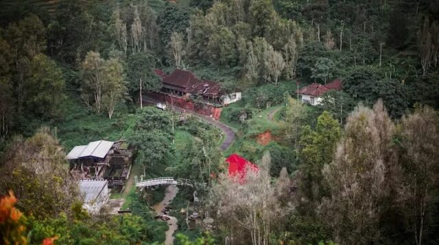 Dillem Wilis bisa jadi pilihan yang menarik. Terletak di Desa Dompyong, Kecamatan Bendungan, Trenggalek