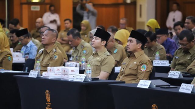 Bupati Trenggalek Mochamad Nur Arifin yang hadir langsung rapat harmonisasi secara serentak Rancangan Peraturan Kepala Daerah (Raperkada)