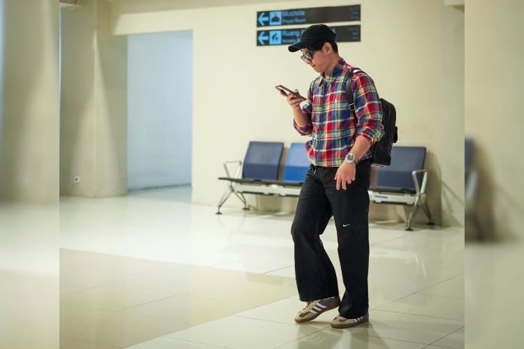 Mochamad Nur Arifin mengunggah foto OOTD pada 1 Juni 2025