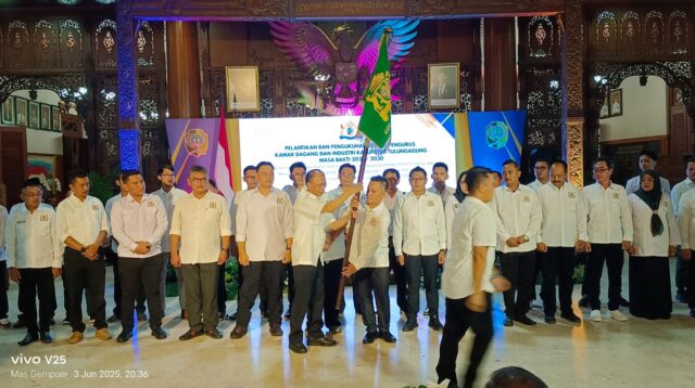 Pelantikan dan pengukuhan pengurus Kamar Dagang dan Industri (Kadin) Kabupaten Tulungagung masa bakti 2025-2030