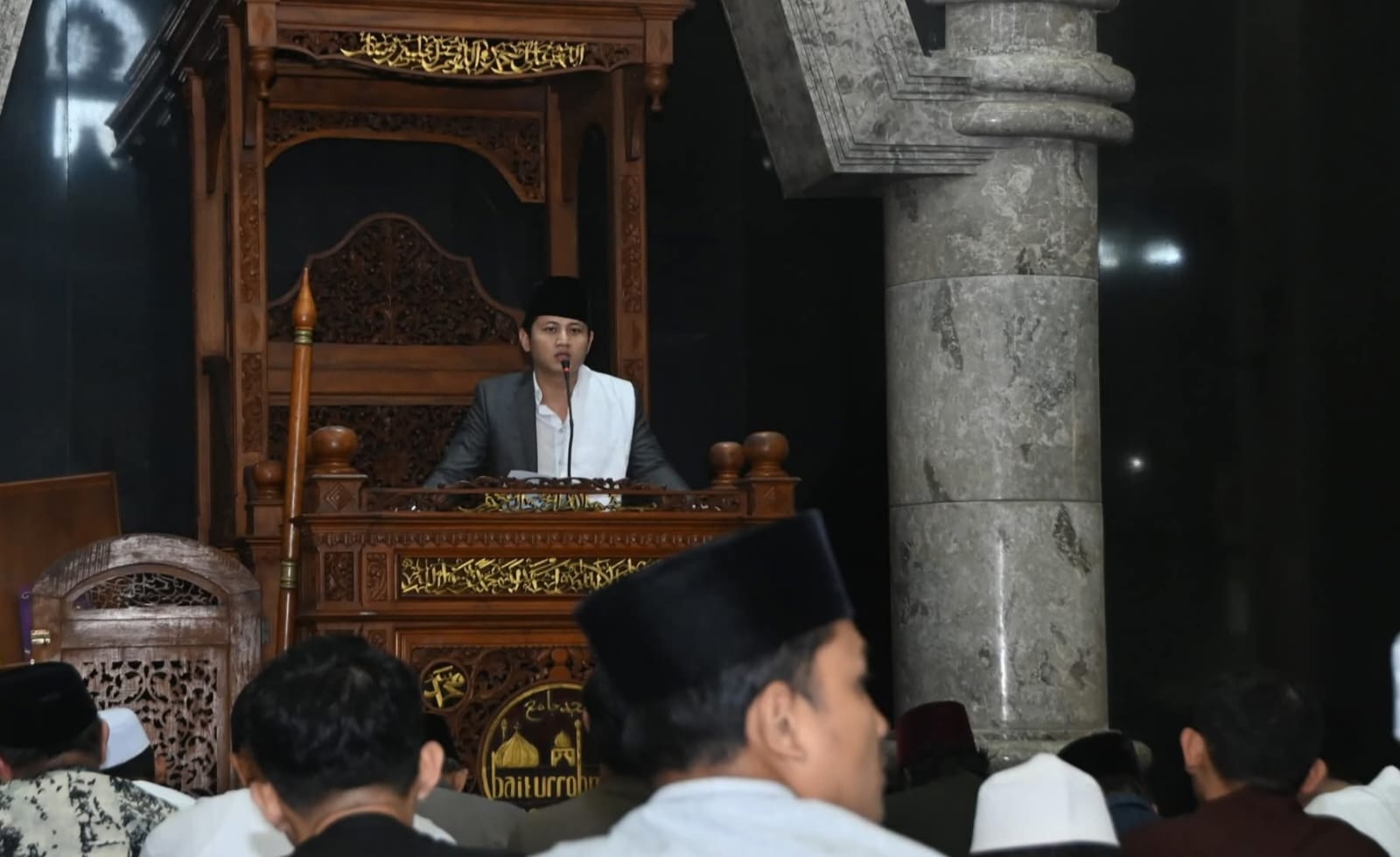 Bupati Trenggalek, Mochamad Nur Arifin bersama jajaran Forkopimda Trenggalek Shalat Idul Adha 1446 H di Masjid Agung Baiturrahman Trenggalek