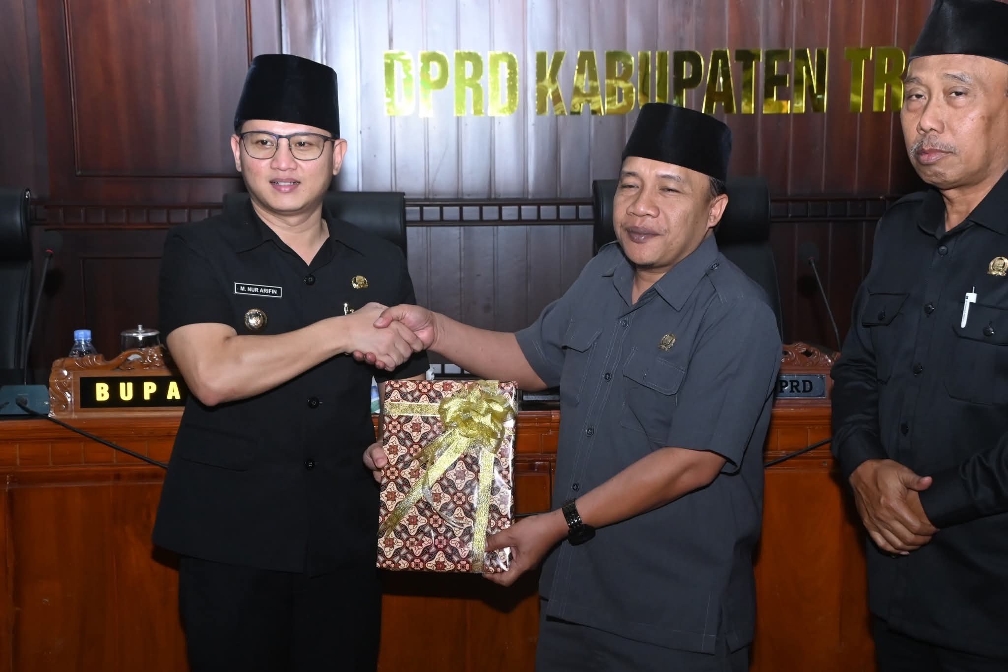 Rapat paripurna agenda penyampaian draft Ranperda tentang RPJMD 2025-2029. Kemudian yang kedua Ranperda tentang laporan pertanggungjawaban anggaran tahun 2024