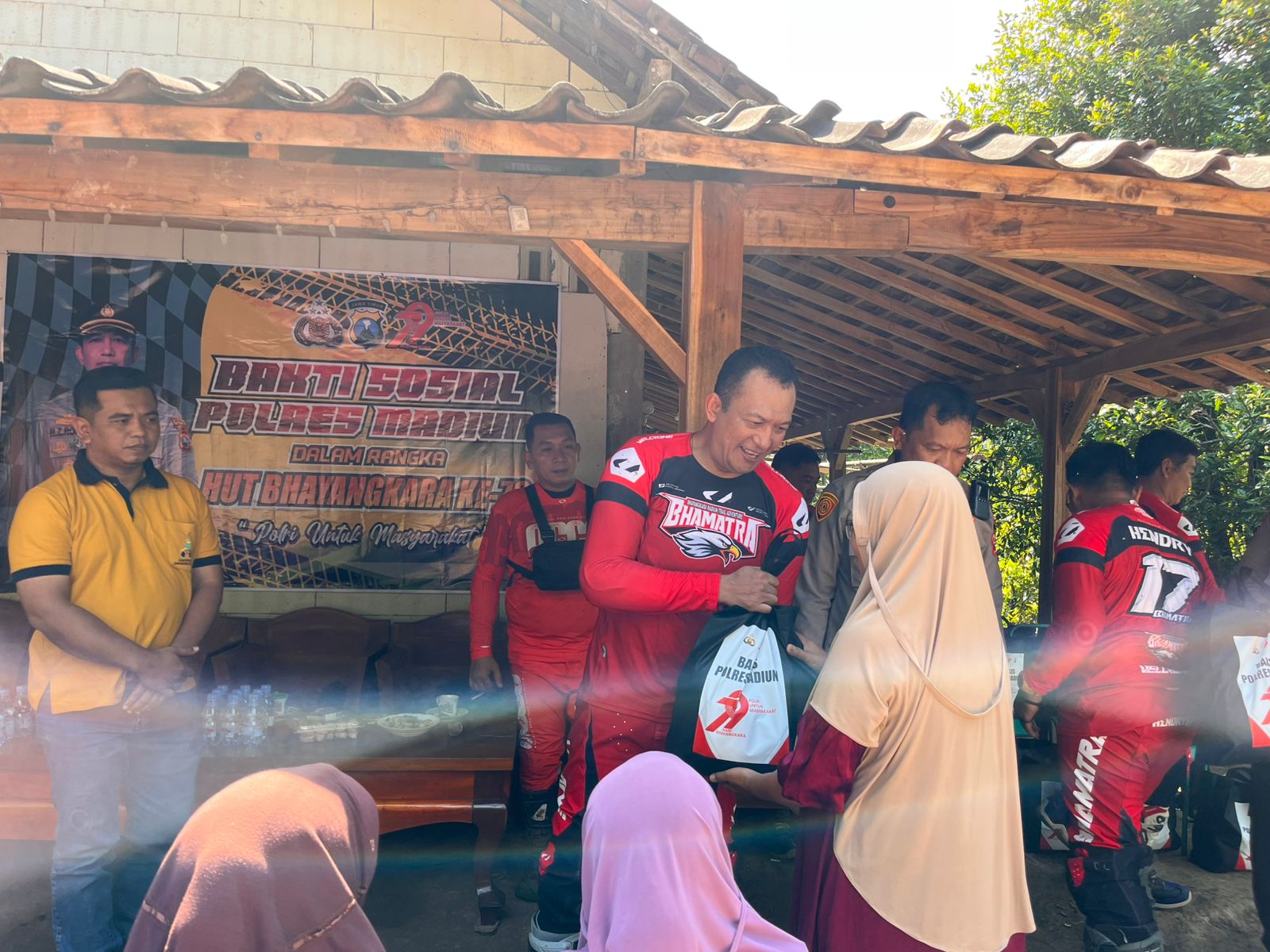 Dalam rangka memperingati Hari Bhayangkara ke-79 Polres Madiun menunjukkan kepedulian sosial dengan melaksanakan kegiatan bakti sosial