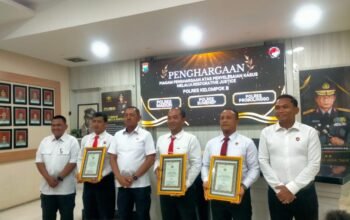 Satresnarkoba Polres Madiun meraih penghargaan dari Direktorat Reserse Narkoba Polda Jawa Timur atas prestasi yang diraih pada semester I tahun 2025