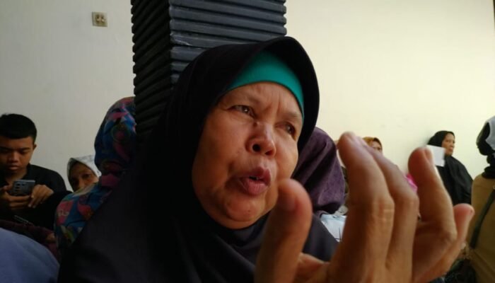 Curhatan Emak-emak, Uang Tabungan Hari Tua Malah Nyangkut di KSPP Syariah Madani Trenggalek