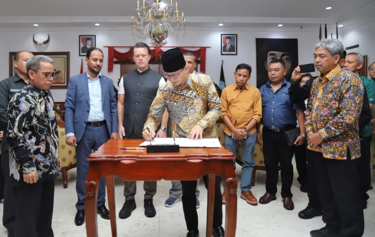 Pemerintah Kabupaten Trenggalek mendapatkan pemasukan PAD Rp. 1.250.000.000 dari investasi didaerahnya