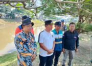 Pembersihan tanaman liar dibantaran kali Ngrowo yang dilakukan LSM Gerakan Masyarakat Bawah Indonesia (GMBI), bersama Distrik Tulungagung