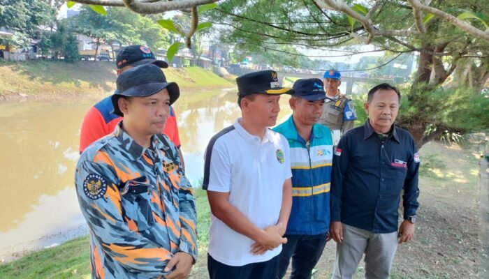 LSM GMBI Bersama PJT dan Instansi Terkait Bersihkan Bantaran Kali Ngrowo, Wabup Tulungagung Sangat Mengapresiasi