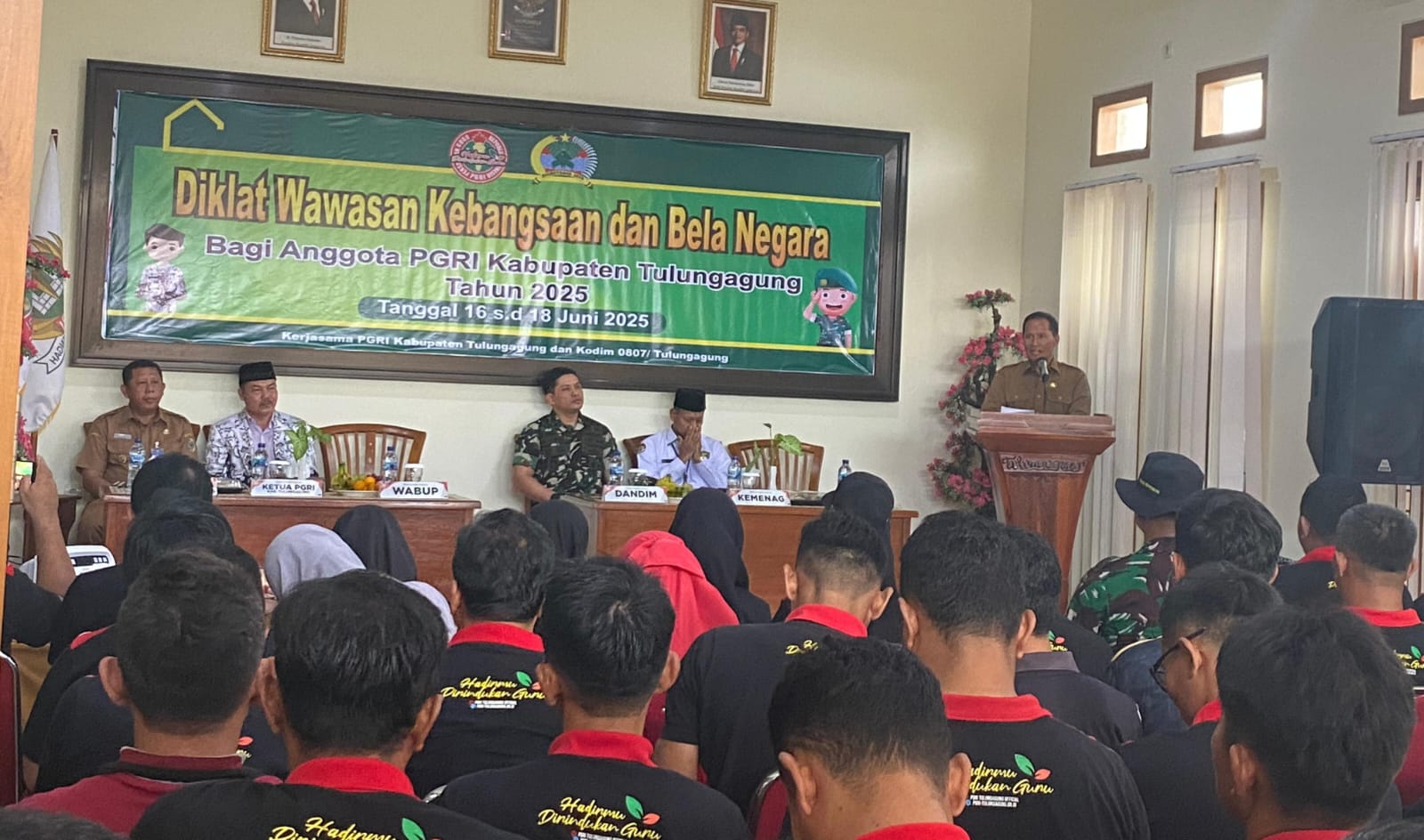 Wakil Bupati Tulungagung Ahmad Baharudin, menghadiri diklat Wawasan Kebangsaan dan Bela Negara bagi Guru anggota PGRI Tulungagung