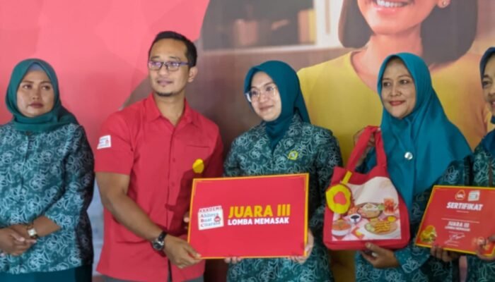 Roadshow Akademi ABC di Tulungagung: Ibu-ibu PKK Kompak Beradu Kreatifitas Yel-yel Jingle ABC!